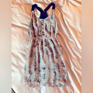 Kenzie Summer Dress Feather Pattern button down top Size 2